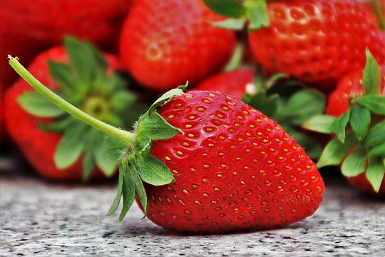 strawberries-3359755_150.jpg